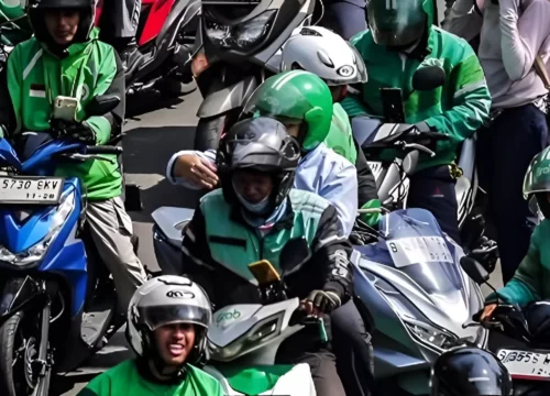 Demo Ojol Istana: Rahasia di Balik 6 Ribu Personel Gabungan?