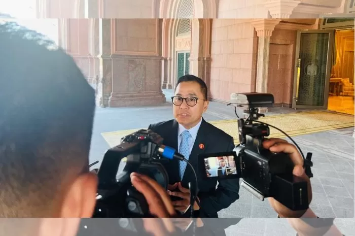 Istana Akhirnya Luluh ID Wartawan CNN Kembali Ada Apa dengan Diana Valencia