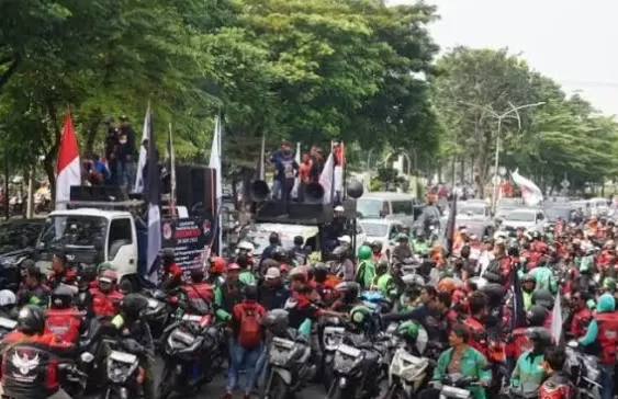 Jakarta Lumpuh Ojol Mogok Massal 7 Tuntutan Mengejutkan Ini Penyebabnya