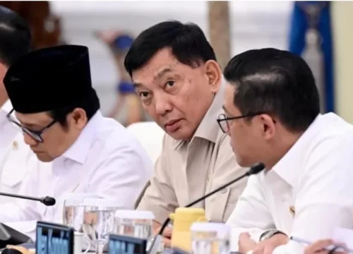 TNI Kawal DPR: Perang Dingin Menhan vs Rakyat, UU TNI Diujung Tanduk?