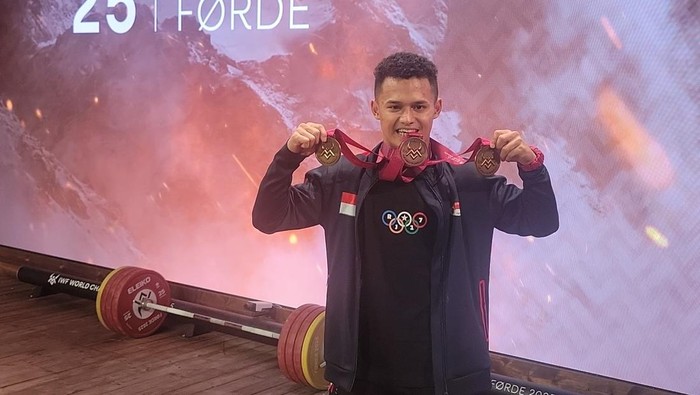 Erick Thohir Kagum Rizki Juniansyah Sabet Emas Kejuaraan Dunia Angkat Besi