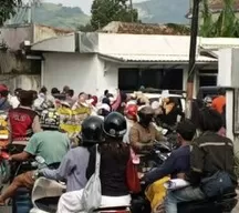 Warga Puri Batujajar Timur Bergerak Aksi Damai Desak Solusi Pencemaran Udara PT Mahugi