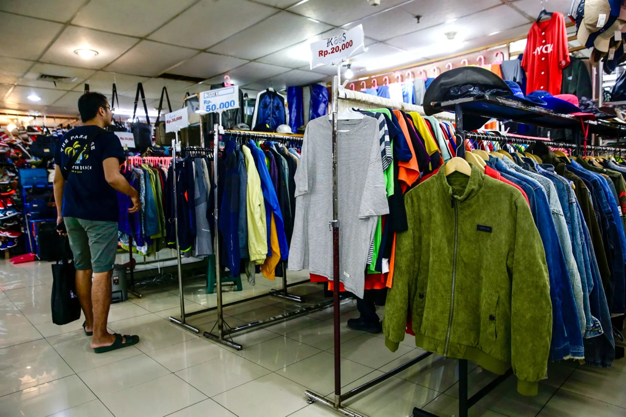 Banjir Insentif Rp110 T, Saham Tekstil Meroket!