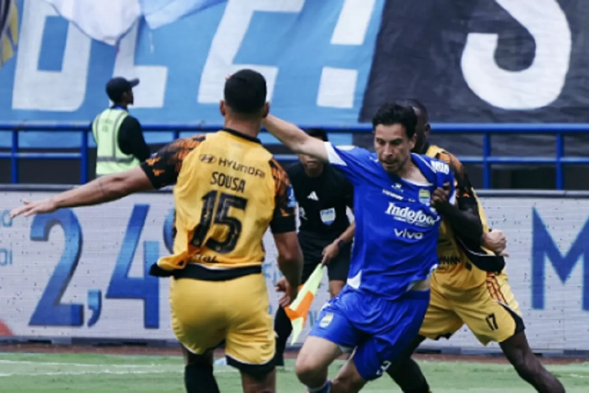 PERSIB JUARA PARUH MUSIM! GBLA BERGETAR, GULUNG PERSIJA 3-1