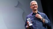 Tim Cook Wariskan Apple Watch Saat Serahkan Jabatan ke John Ternus