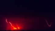 Penyebab Munculnya Petir Vulkanik Saat Gunung Anak Krakatau Erupsi