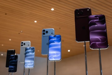 iPhone 18 Resmi Dijual di Malaysia, Warga Antre di Apple Store TRX