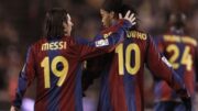 Ronaldinho Beri Ucapan Haru Saat Lionel Messi Pensiun