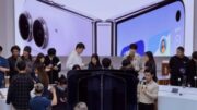 Warga China Antusias Sambut Peluncuran iPhone Duo dari Apple