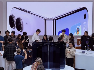Warga China Antusias Sambut Peluncuran iPhone Duo dari Apple