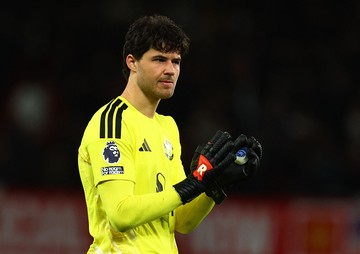 MU Gagal Menang lawan Tottenham, Senne Lammens Sebut Sepak Bola Kejam